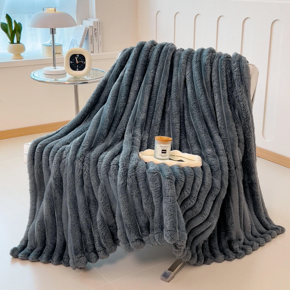 Couverture gris foncé