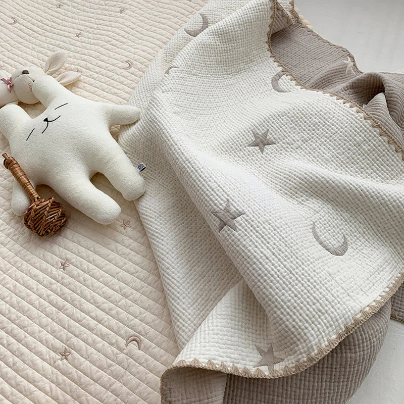 Couverture bébé brodée Lune étoilée