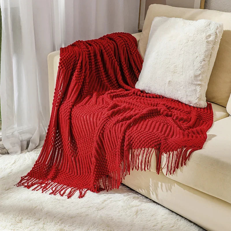 Couverture décoration rouge sur canapé