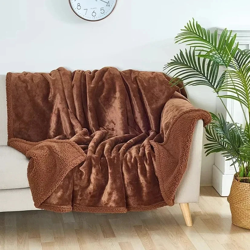 Couverture imperméable en fourrure brun
