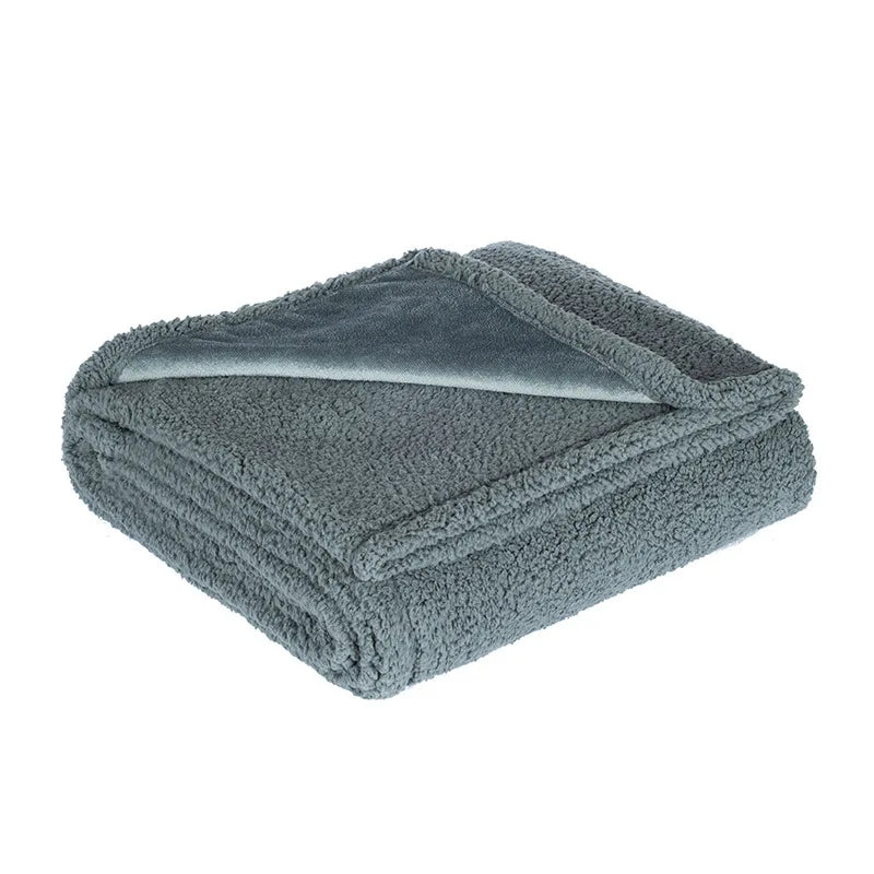 Couverture imperméable en fourrure gris