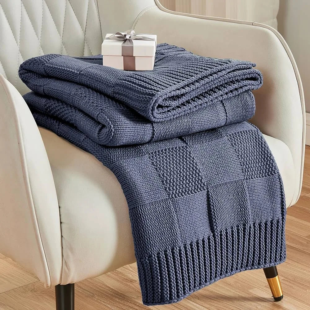 Couverture tricotée en laine gris