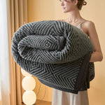 Couverture polaire chaude en jacquard de luxe "Sun" - Vignette | Home Cozy Nest